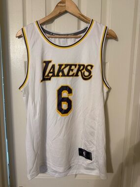 LeBron James #6 Fanatics White LA Lakers Jersey M